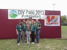 Naše devojke izviđači su takođe visokorangirane i nagrađene! :-) - Vođa Odreda Spartak i članovi devojačke takmičarske ekipe i izviđačke patrole Odreda izviđača Spartak iz Subotice, na DIV-u Palić 2013, čiji je pokrovitelj bila firma Vojput iz Subotice.